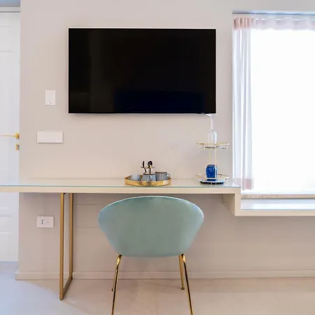 Apartment Blue Essence *